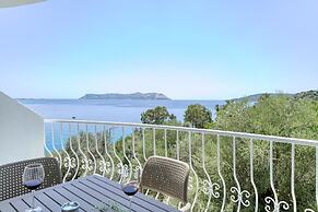 BlueNook Suites