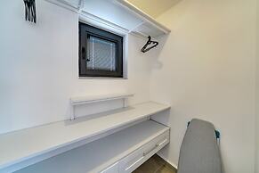 BlueNook Suites