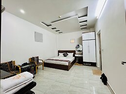Peaceful Mountain Hotel