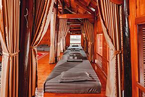 Peaceful Mountain Hotel