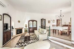 Villa Cardona