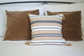 Saranda Waterside Apartments