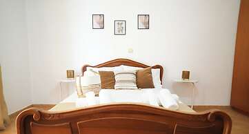 Saranda Waterside Apartments