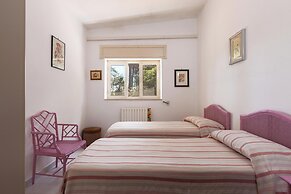 Villa Carmen With Garden And Pool