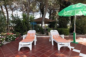 Villa Carmen With Garden And Pool
