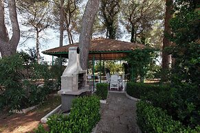Villa Carmen With Garden And Pool