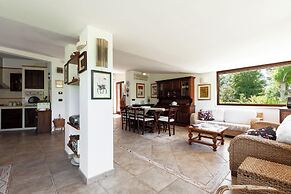 Villa Carmen With Garden And Pool