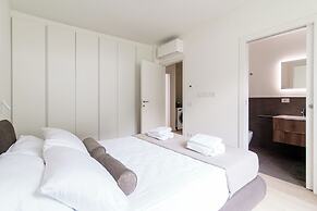 Menaggio Suites