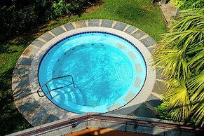 Menaggio Suites