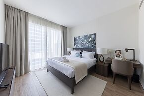 Sunny 2BR at Jumeirah Living Marina Gate