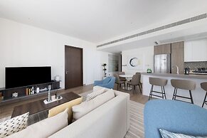 Sunny 2BR at Jumeirah Living Marina Gate