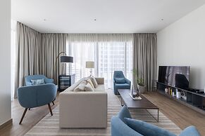 Sunny 2BR at Jumeirah Living Marina Gate