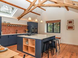 3 Caddaford Barns
