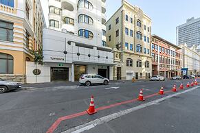 Stylish Minimalist Studio in Central Cape Town