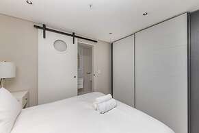 Stylish Minimalist Studio in Central Cape Town