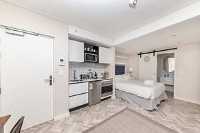 Stylish Minimalist Studio in Central Cape Town