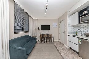 Stylish Minimalist Studio in Central Cape Town