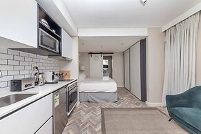Stylish Minimalist Studio in Central Cape Town