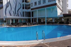 Adella Side Hotel
