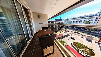 Adella Side Hotel