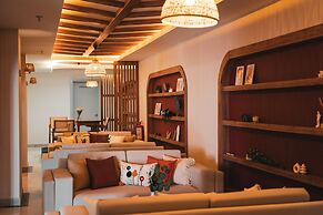 Adella Side Hotel