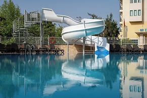 Adella Side Hotel