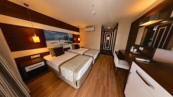 Adella Side Hotel