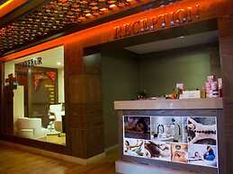 Adella Side Hotel