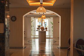 Adella Side Hotel