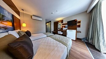 Adella Side Hotel