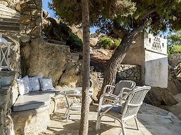 Baybees Sea View Residence