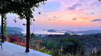 Lobster Bay Resort