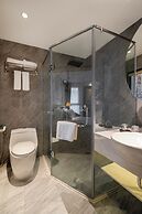 Luxe Paradise Premium Hotel