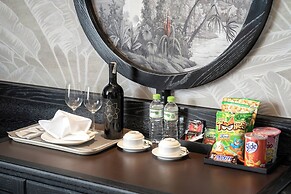 Luxe Paradise Premium Hotel