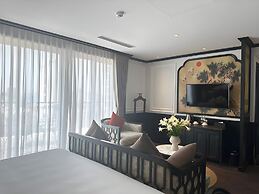Luxe Paradise Premium Hotel