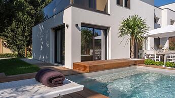 Marea 8 Emma Villas