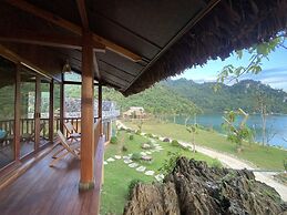 Mơ Village