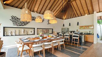 Villa Nikaia by Villa Finder