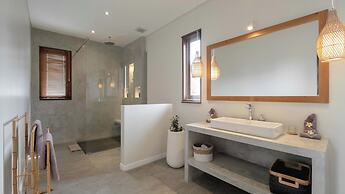 Villa Nikaia by Villa Finder