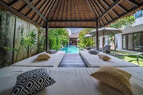 Villa Nikaia by Villa Finder