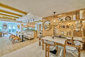 Serenity Hotel