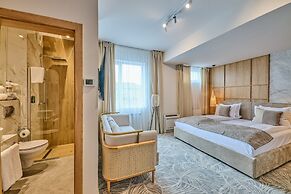 Serenity Hotel