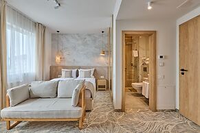 Serenity Hotel