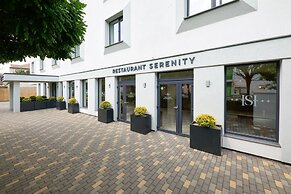 Serenity Hotel