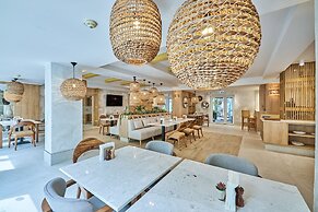 Serenity Hotel