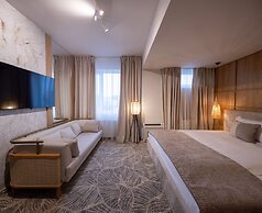 Serenity Hotel