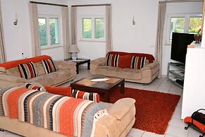 Beautiful 5 En-suite bed Villa With Private Pool