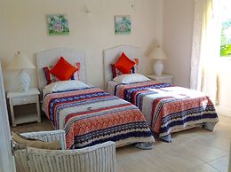 Remarkable 3-bed Villa in Christ Church
