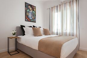 Athenian Hillside Residence