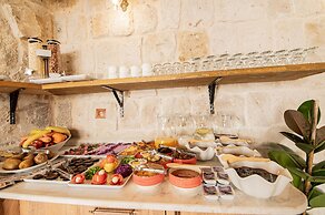 Ares Cave Suites